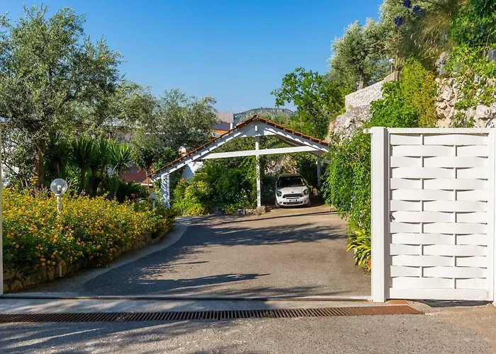 Flats فيلة سورينتو